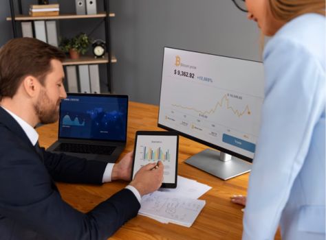 finanancial analytics suits